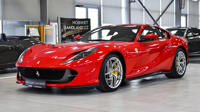 Ferrari 812 Superfast V12 Image 4