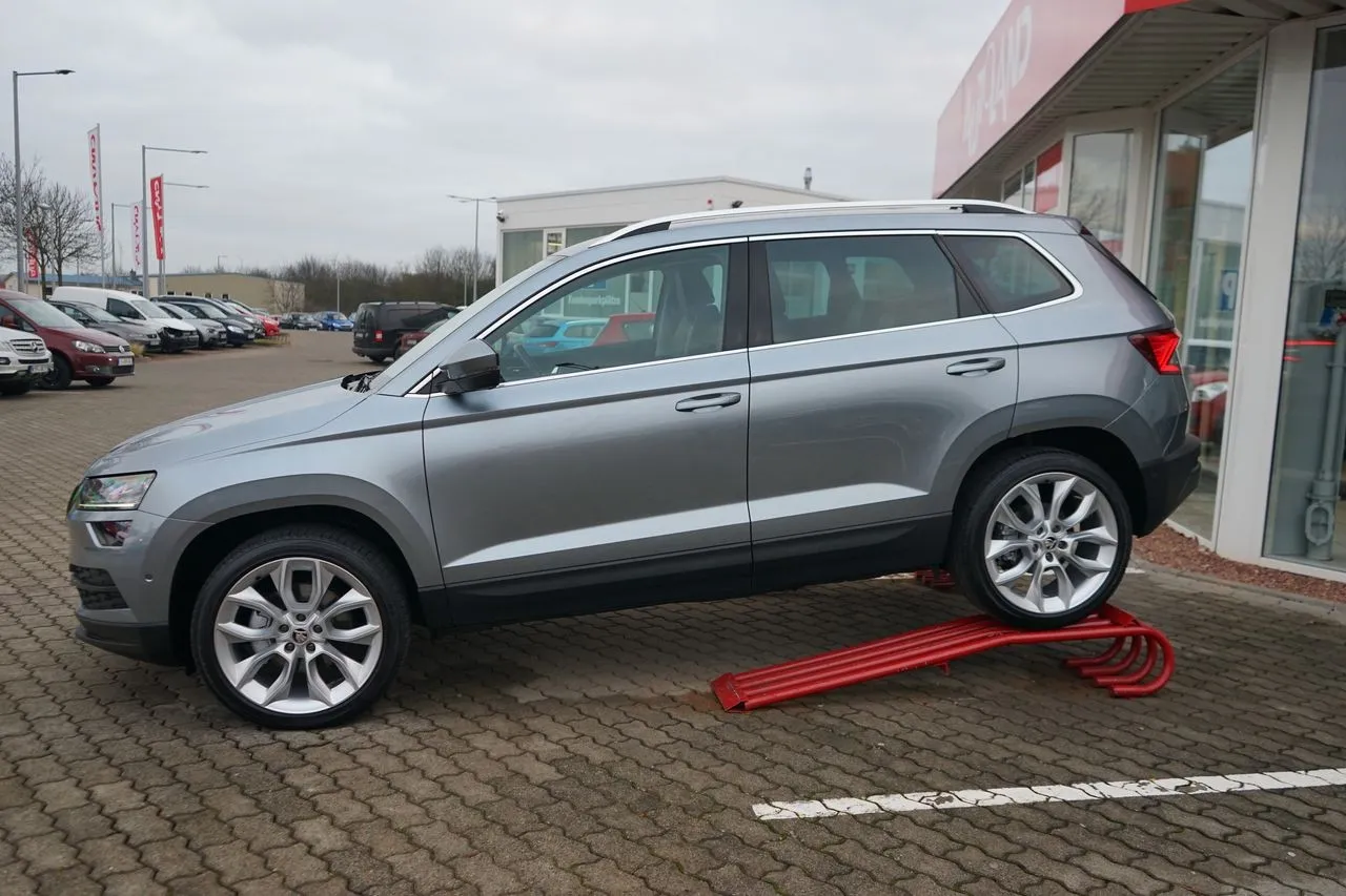 Skoda Karoq 2.0 TDI Style DSG 4x4...  Image 3