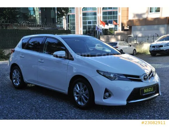 Toyota Auris 1.6 Advance Skypack Image 7